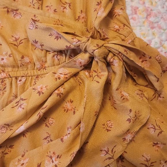 Lucky Brand NWOT Floral Faux Wrap Blouse Medium - Picture 6 of 7